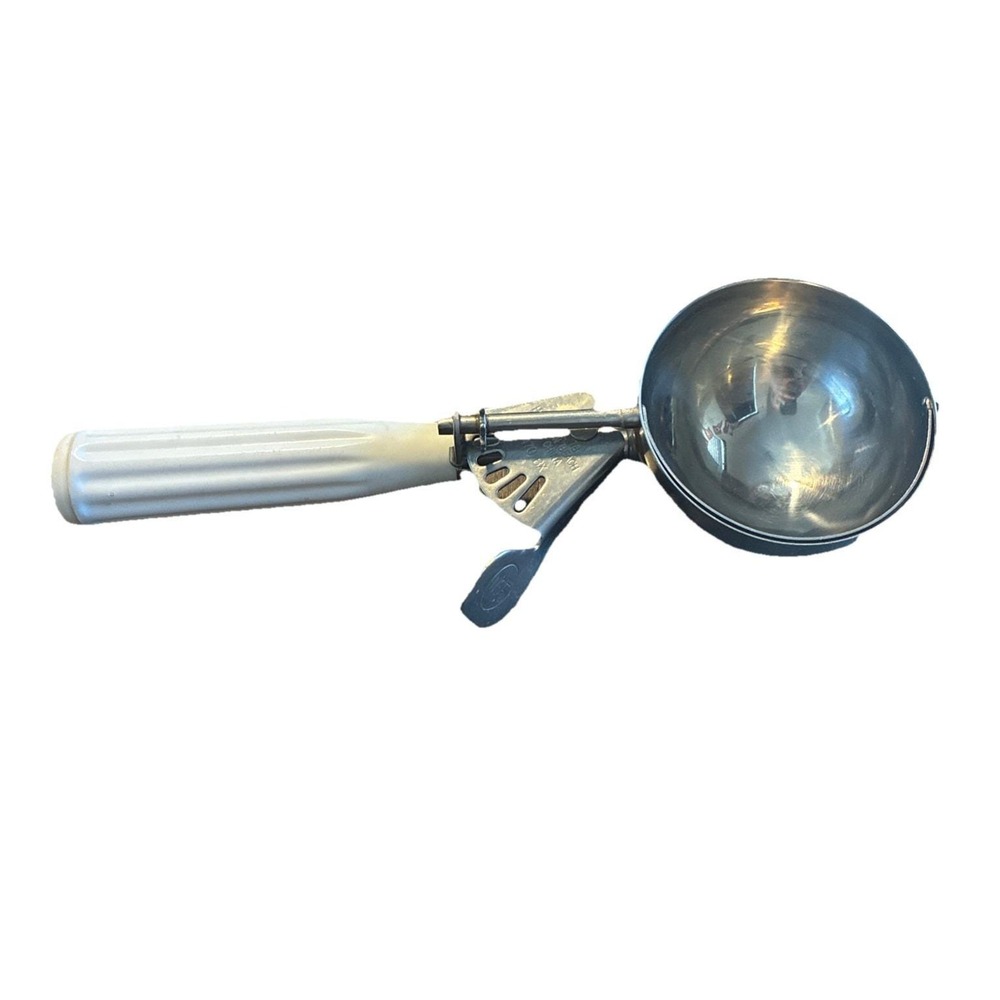 Hamilton Beach Disher Portion Scoop 3" 4.86 oz Model 78 White #6 Ice Cream Scoop